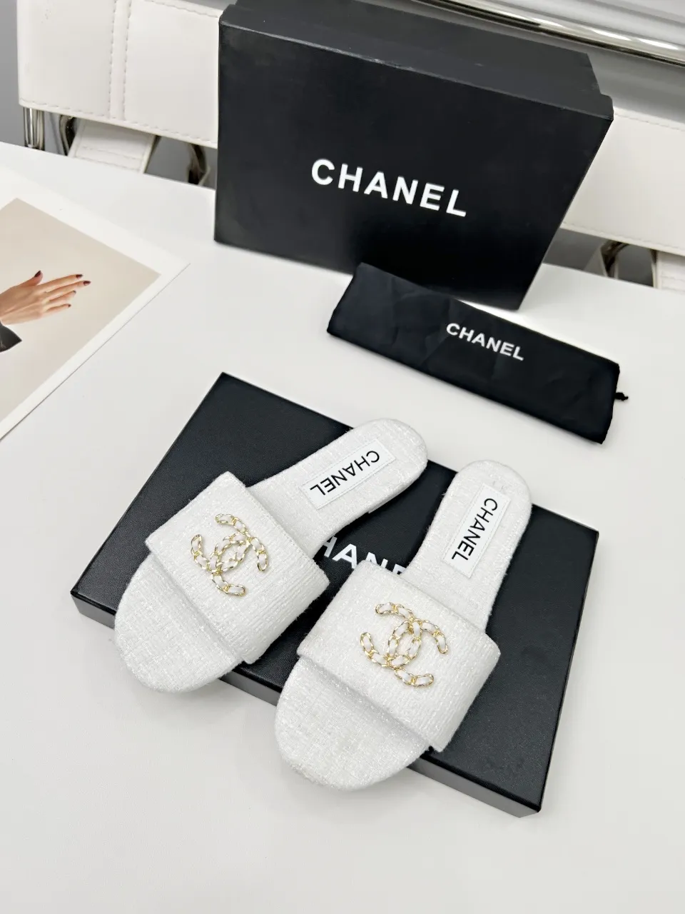 👟👟Ex-factory price 340👟👟 Genuine leather sole +30 chanel Chanel 2024 new slippers🔥🔥 Official website counter, fabric sheepskin, lining sheepskin, foot pad goatskin, 3 colors optional, size 35-42, genuine leather sole +30